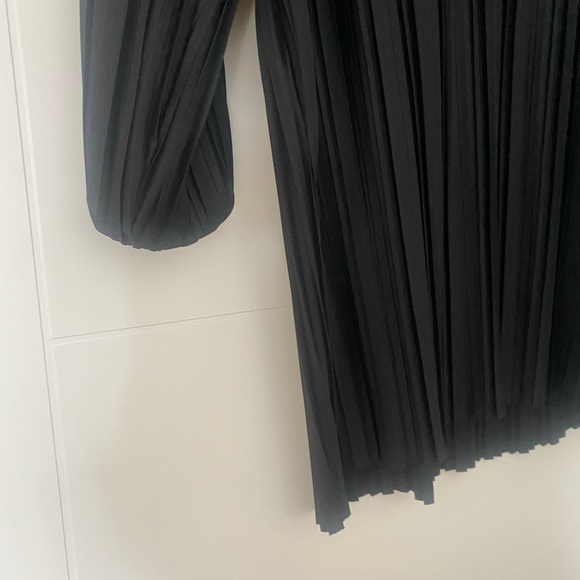 ⚫️ Zara ⚫️ pleated tie front dress - size small - Picture 4 of 4